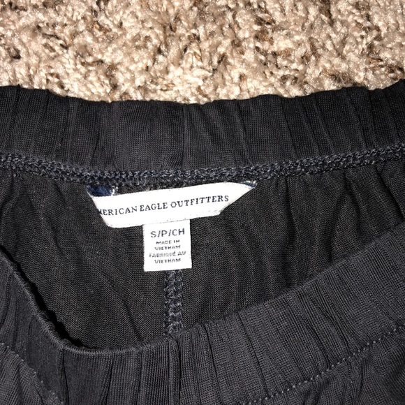 American Eagle Flowy Shorts - Picture 2 of 3